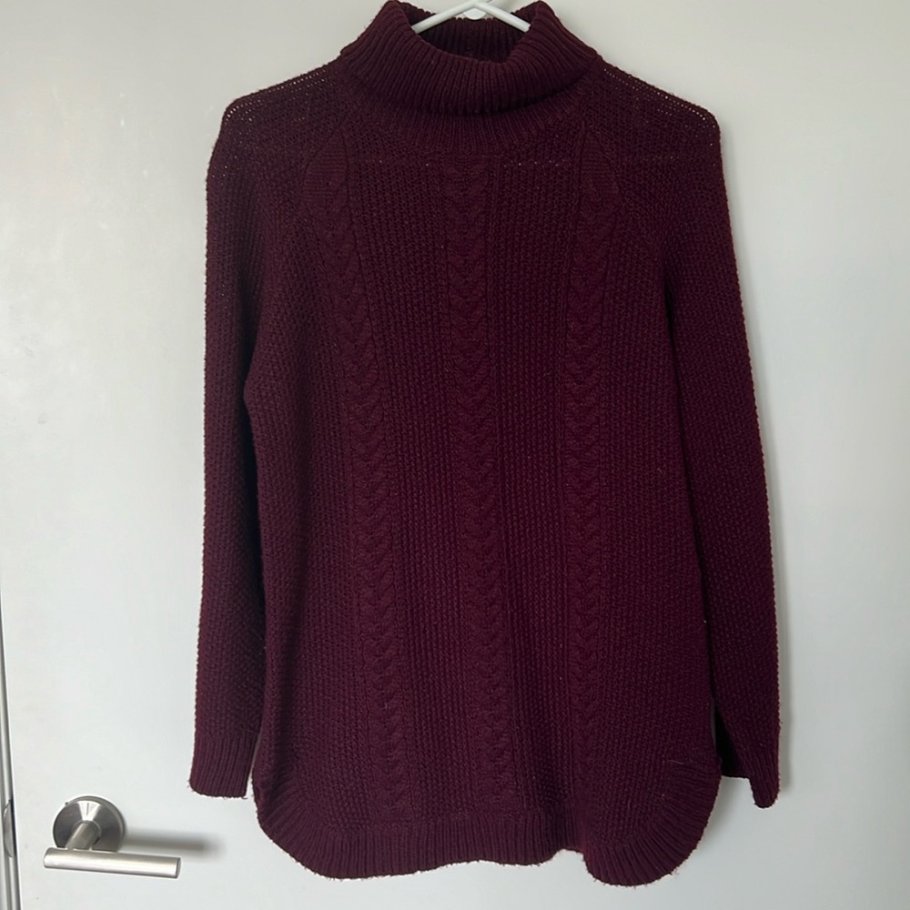 Knit sweater by Suzy Shier